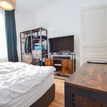 Holiday home Petite Maison De Charme Avec Terrasse A 200m Plage *