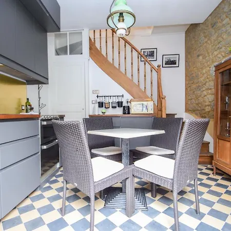 Petite Maison De Charme Avec Terrasse A 200m Plage