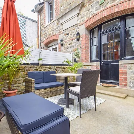 Petite Maison De Charme Avec Terrasse A 200m Plage Dinard